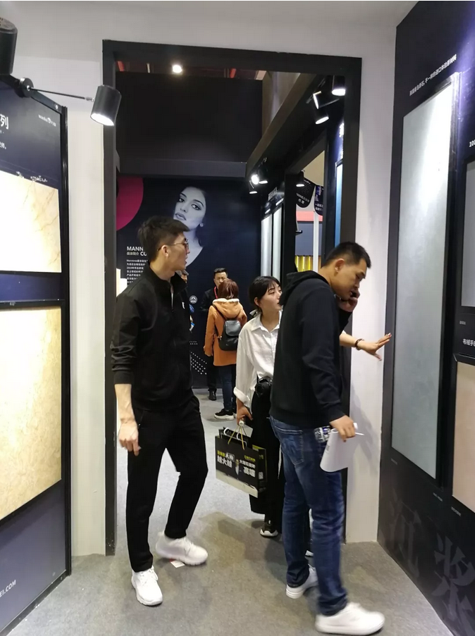 祝賀萬(wàn)磊 | 上海建博會(huì)首日，萬(wàn)磊獲TOP品牌之譽(yù)！